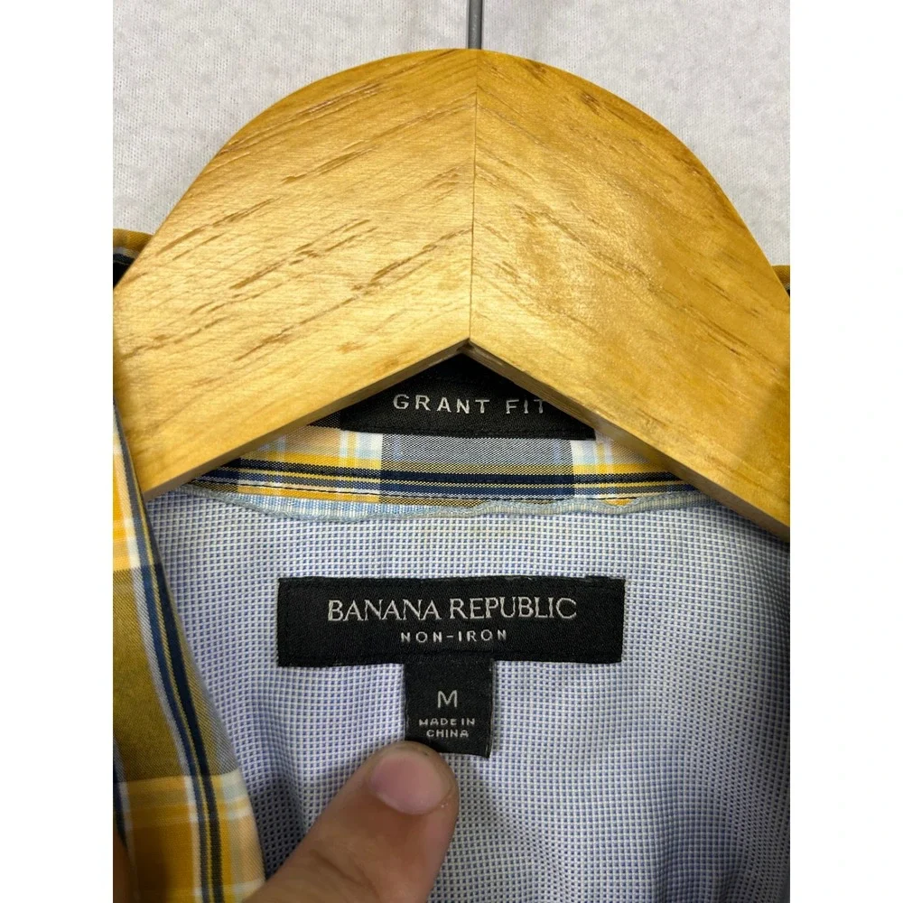 Classic Preppy Banana Republic Mens M Yellow Navy Plaid Grant Fit Non-Iron Shirt
